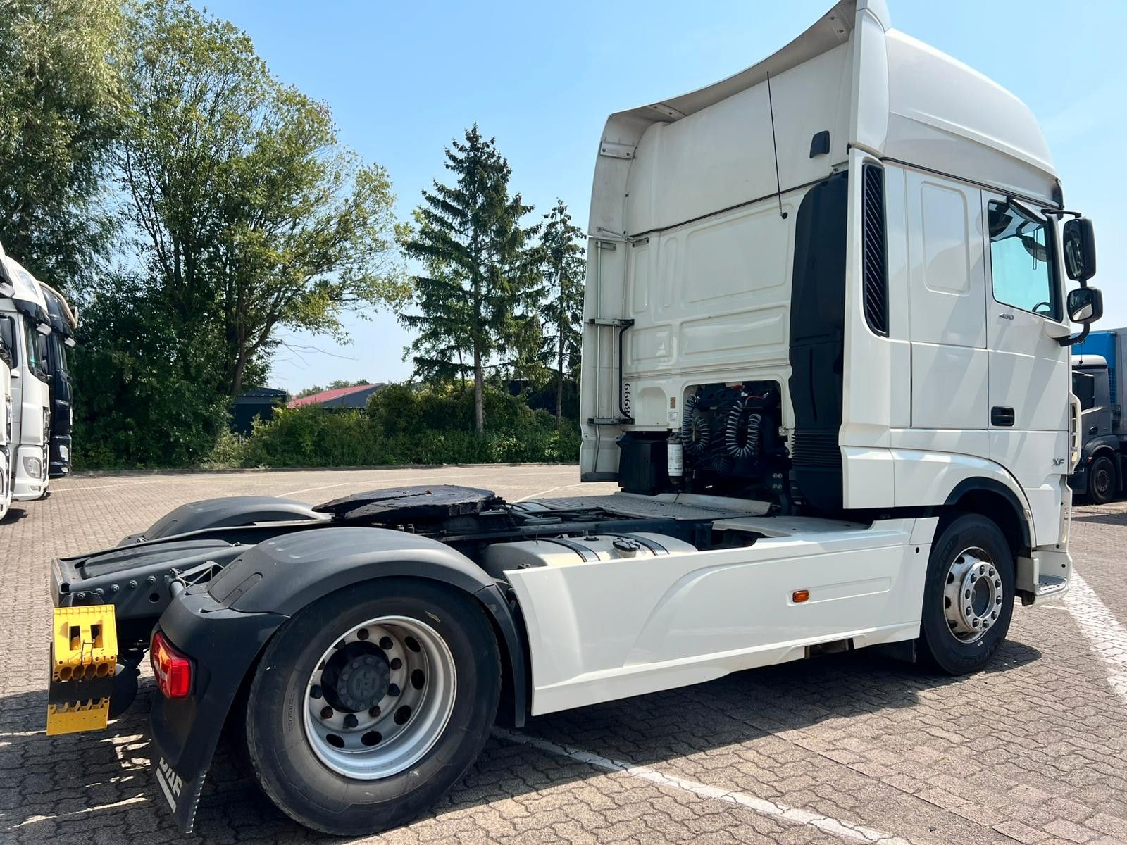 Fahrzeugabbildung DAF 2 Stück XF 480 FT SSC, Intarder