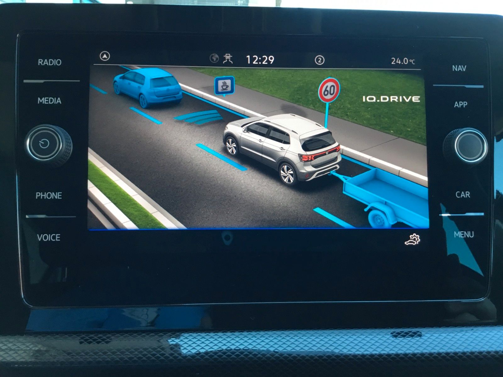 Fahrzeugabbildung Volkswagen T-Cross 1.0 TSI DSG Life+AHK+ACC+LED+17"+Kamera