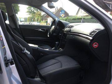 Mercedes E 200 - 12