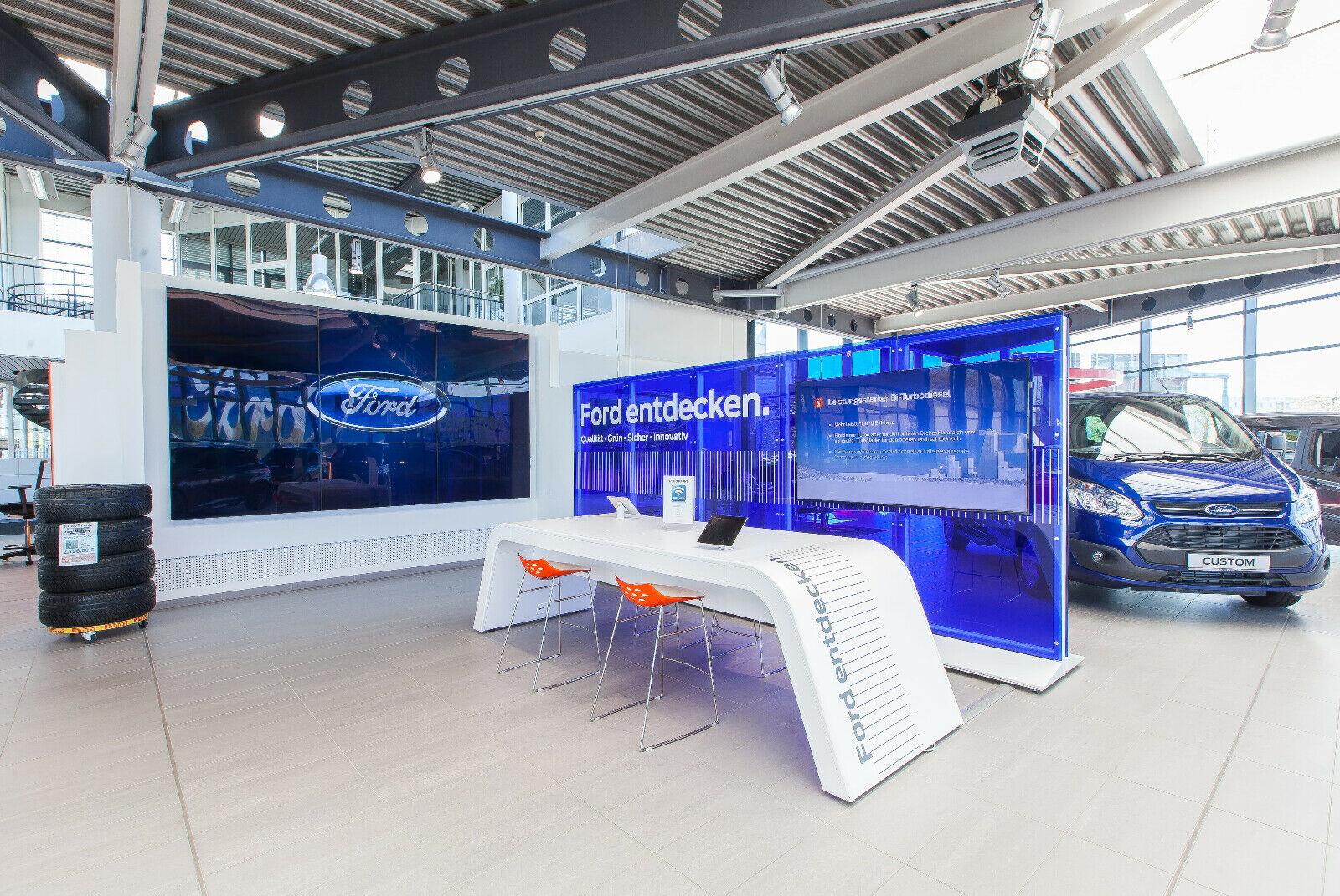 showroom-image-top