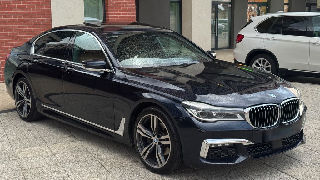 Image of BMW 730