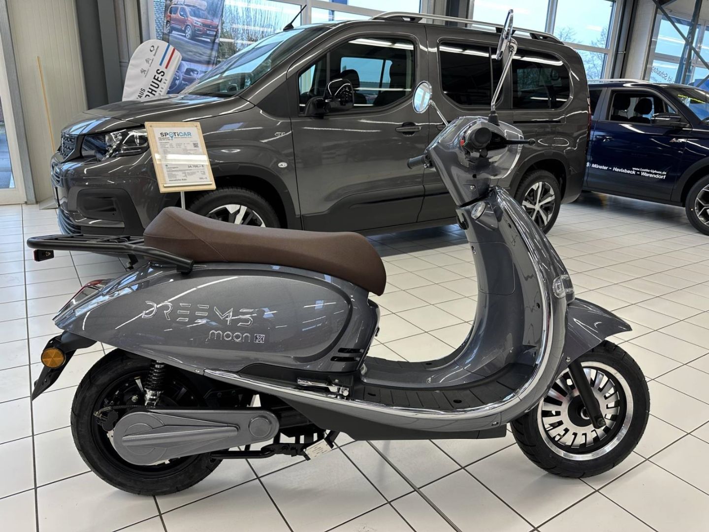 Fahrzeugabbildung DREEMS Moon X Elektroroller 90 km/h
