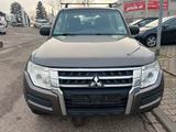 Mitsubishi Pajero 3.2 DI-D Basis*Klimaautomatik*AHK*1-HAND* - gebrauchte Mitsubishi Pajero aus dem Jahr 2015
