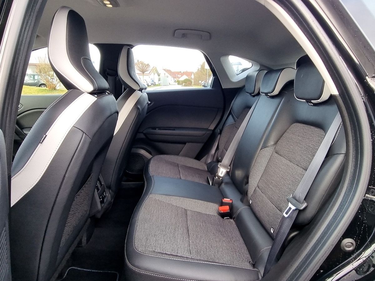 Fahrzeugabbildung Renault Captur INTENS E-TECH Plug-in 160