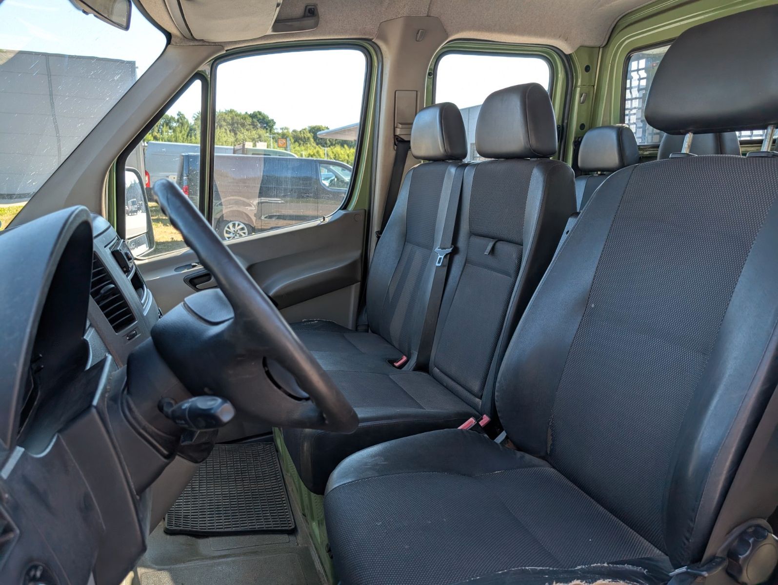 Fahrzeugabbildung Mercedes-Benz Sprinter Pritsche DoKa AHK