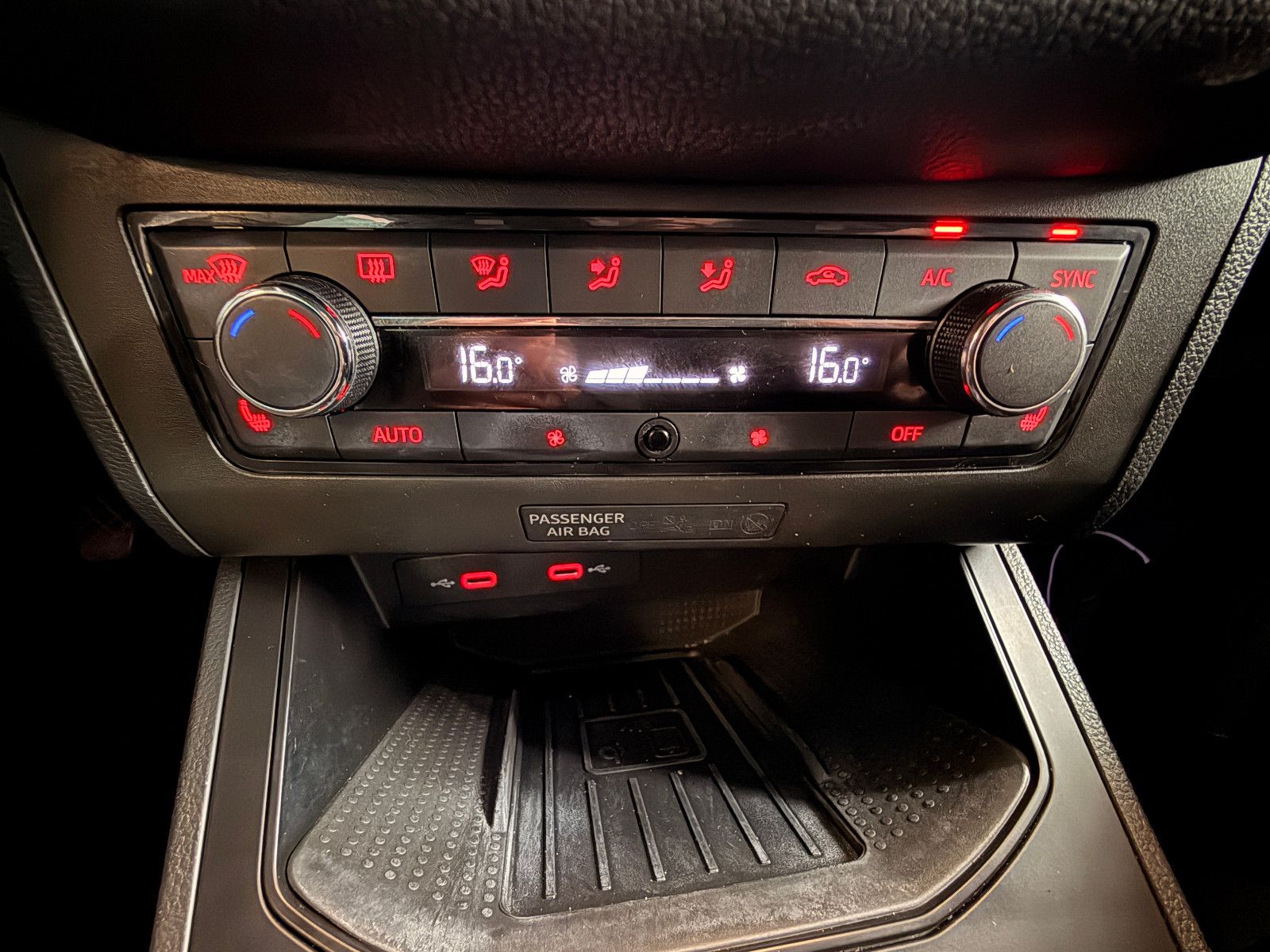 Fahrzeugabbildung SEAT Ibiza FR/ACC/KAMERA/LEDER/APPLE/LED