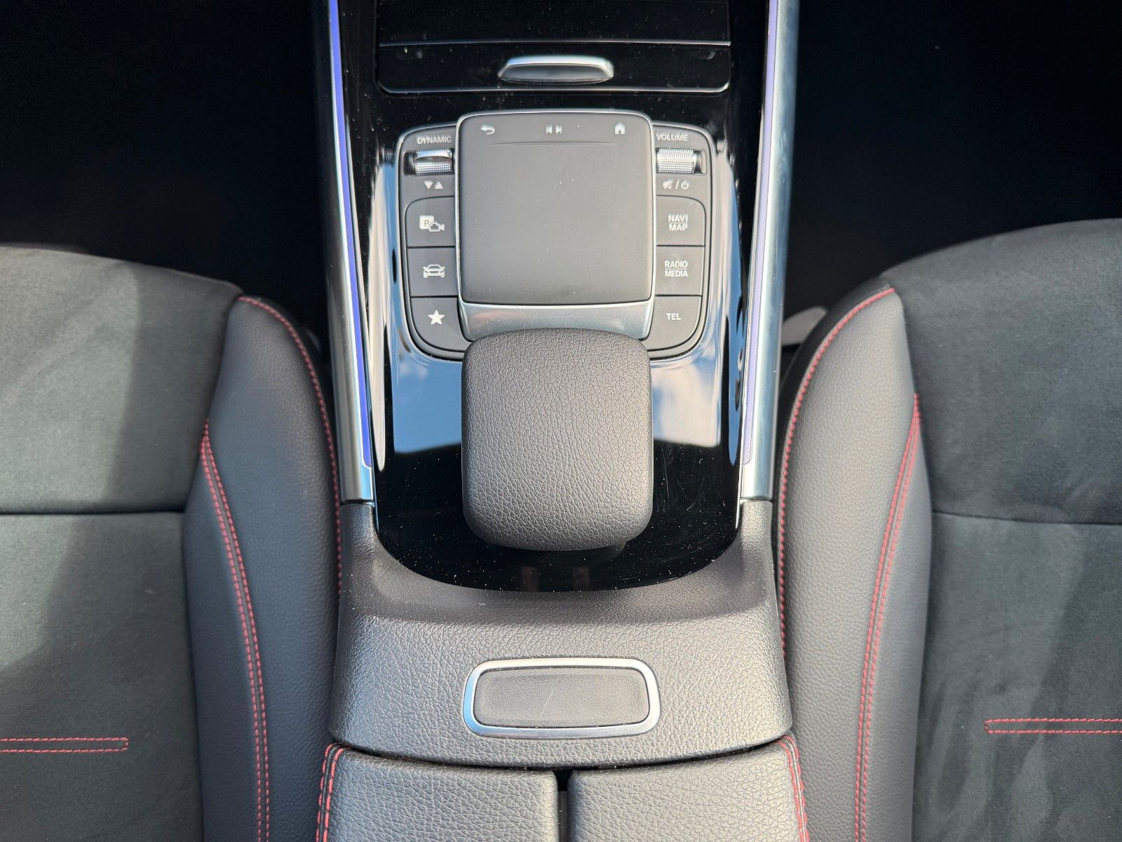 Fahrzeugabbildung Mercedes-Benz GLA 250e AMG+MickyMouse+Vario+RKamera+Augment