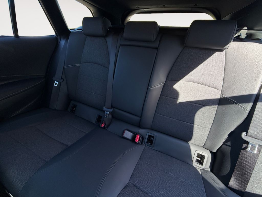 Fahrzeugabbildung Toyota Corolla 1.8 Hybrid Touring Sports Team Deutschla