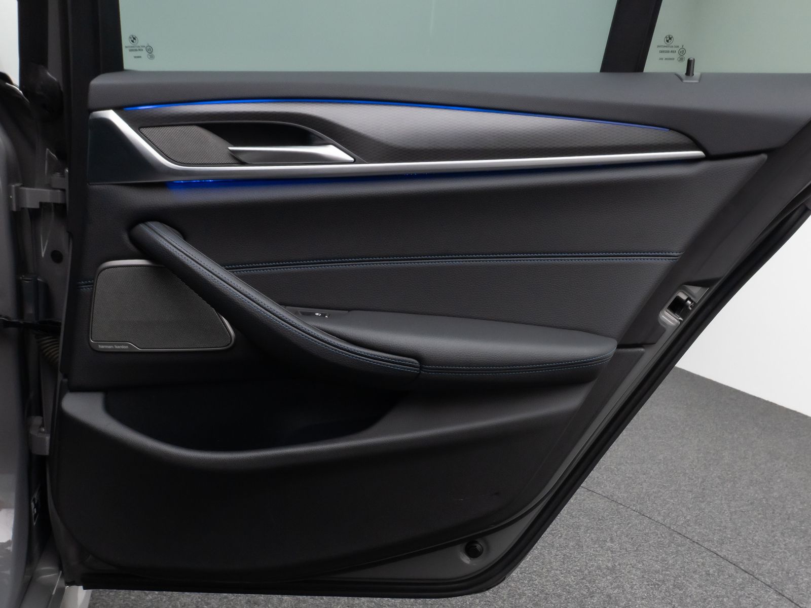 Fahrzeugabbildung BMW 530d xD M Sport Laser Kamera HUD DAB H/K 4xKlima
