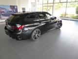 BMW 320 d xDrive Tou VSL DAB HiFi PGD AHZV LCP EU6 - mit Diesel-Antrieb: Schwarz, Ambiente-Beleuchtung