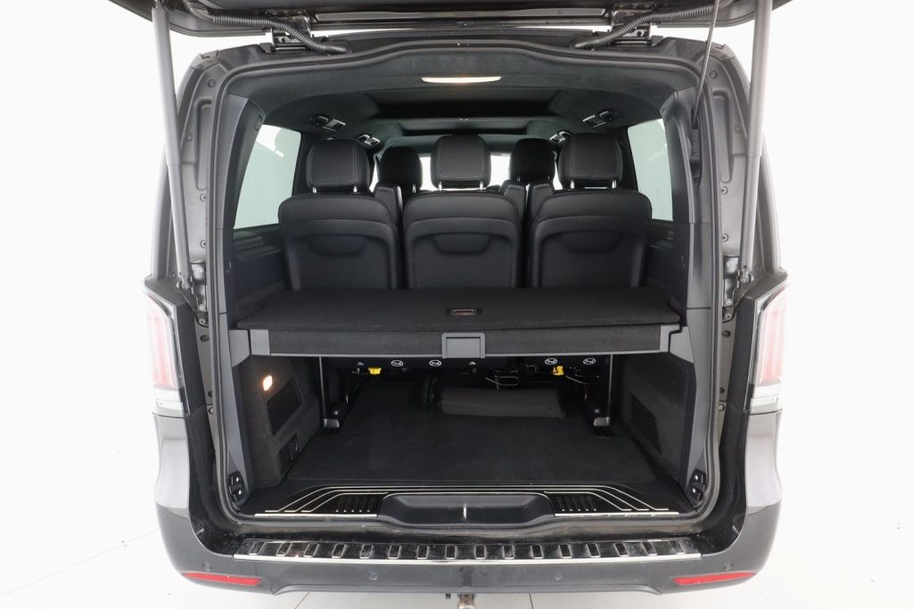 Fahrzeugabbildung Mercedes-Benz V 300 d Exclusive lang 4x4 AMG 7 Sitze VOLL