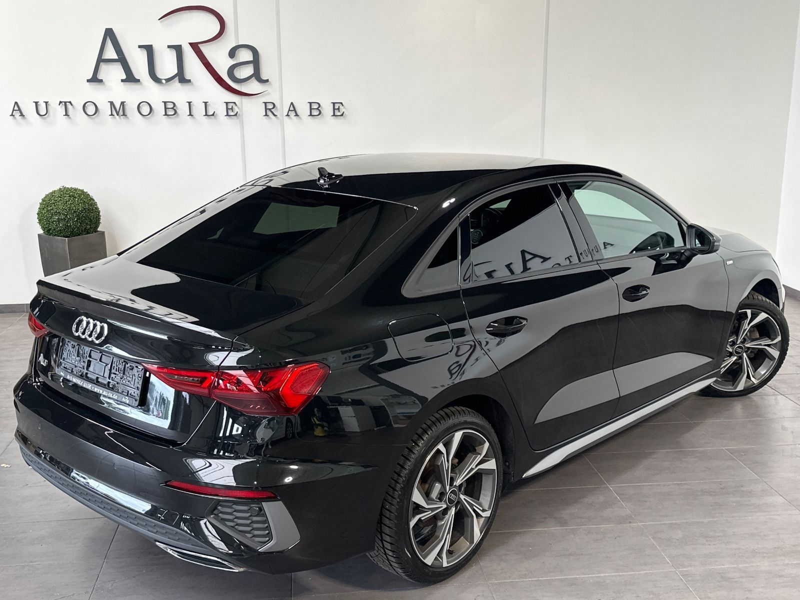 Fahrzeugabbildung Audi A3 Limousine 35 TDI S-Line NAV+LED+STHZ+18ZO+VC