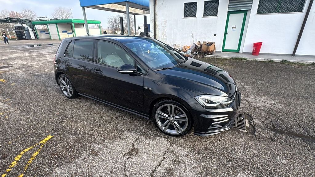 Image of Volkswagen Golf