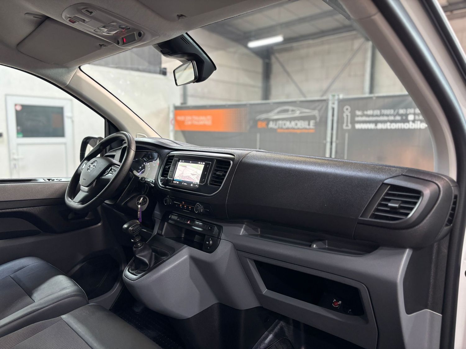 Fahrzeugabbildung Opel Vivaro 2.0 D Edition L3 Sortimo#Kamera#Carplay#K