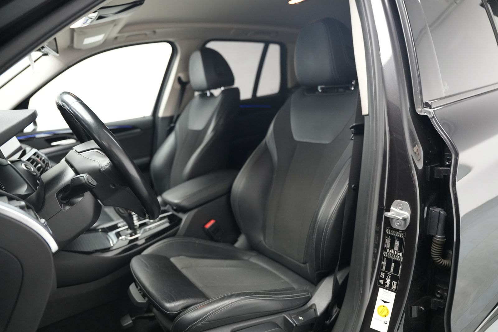 Fahrzeugabbildung BMW X3 xDrive 20 d xLine *Shadow-Line*LED*Leder*SHZ