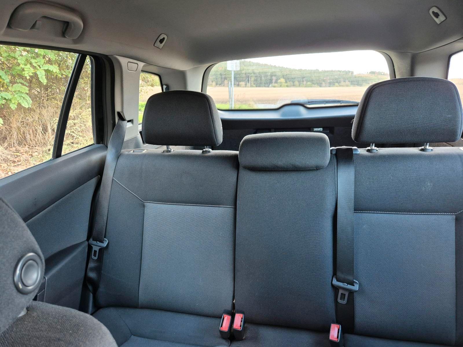 Opel Astra 2006 — photo 12