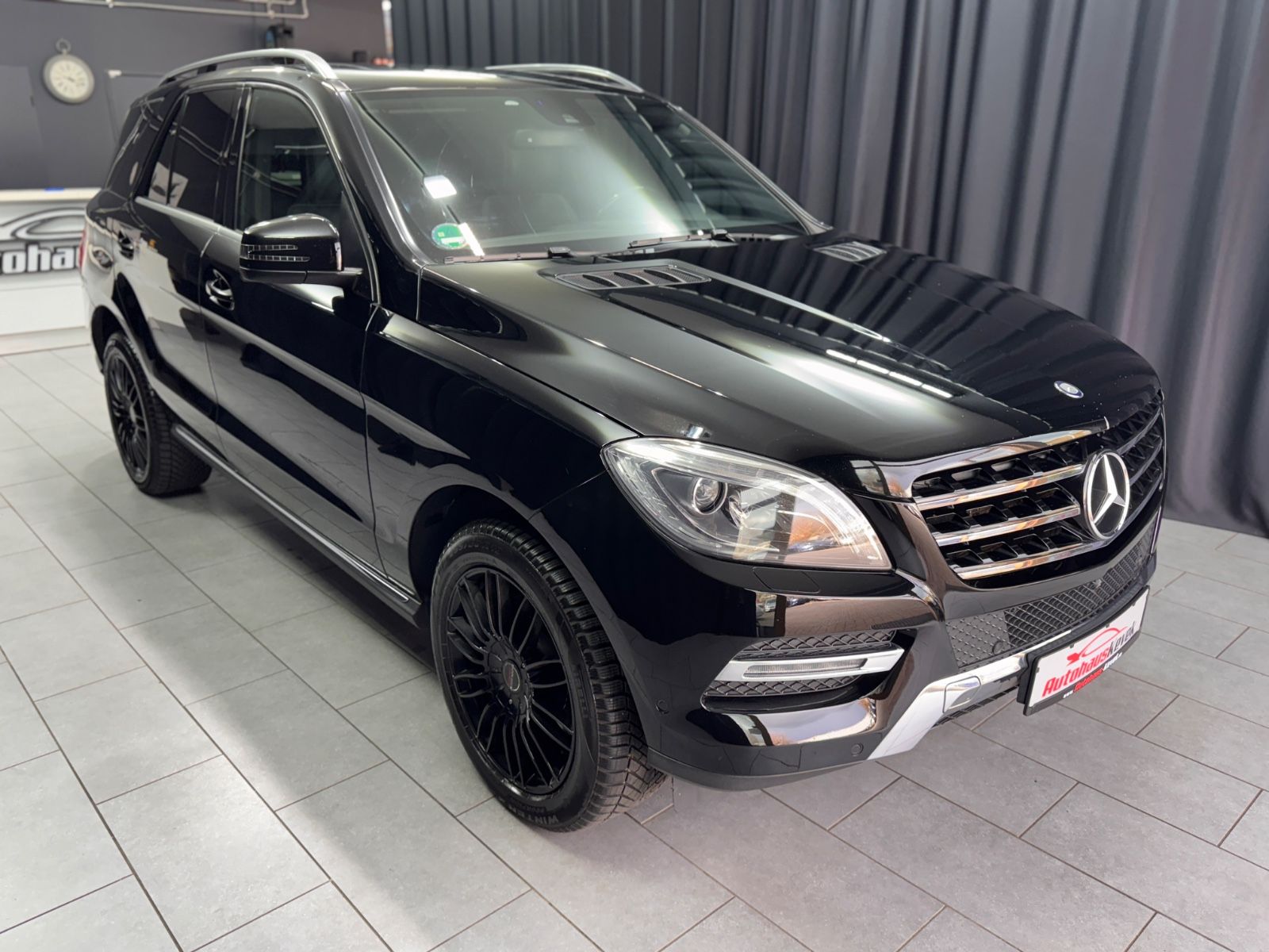 Fahrzeugabbildung Mercedes-Benz ML 400|LEDER|NAVI|SCHIEBEDACH|MASSAGE|360 KAMERA