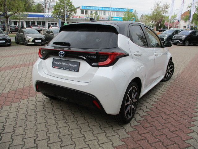 Fahrzeugabbildung Toyota Yaris Hybrid Style