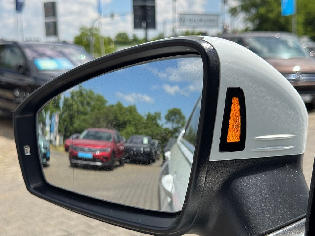 Tiguan 2.0 TDI 4MOTION R-LINE *PANO*LED*NAVI*