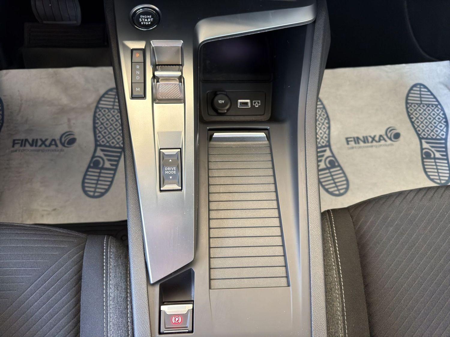 Peugeot 308 1.5HDi EAT8 Active Pack Navi LED SHZ PDC v+h
