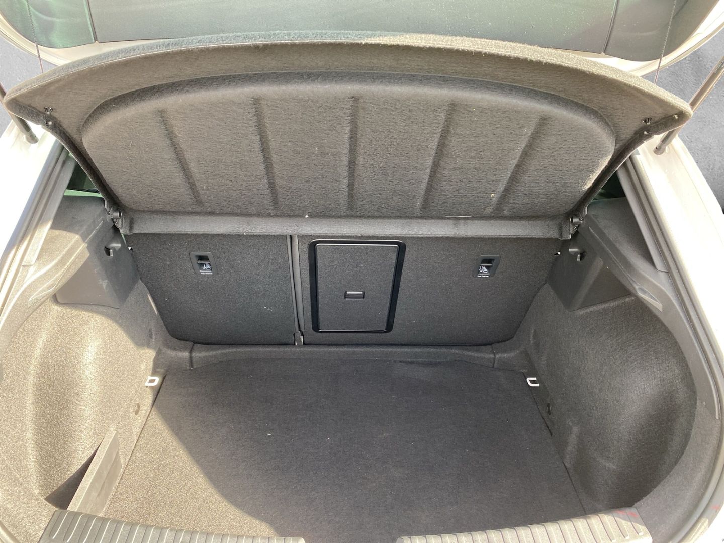 Fahrzeugabbildung SEAT Leon FR Plus 1.5 TSI*NAVI*SHZ*PDC*Full-Link*
