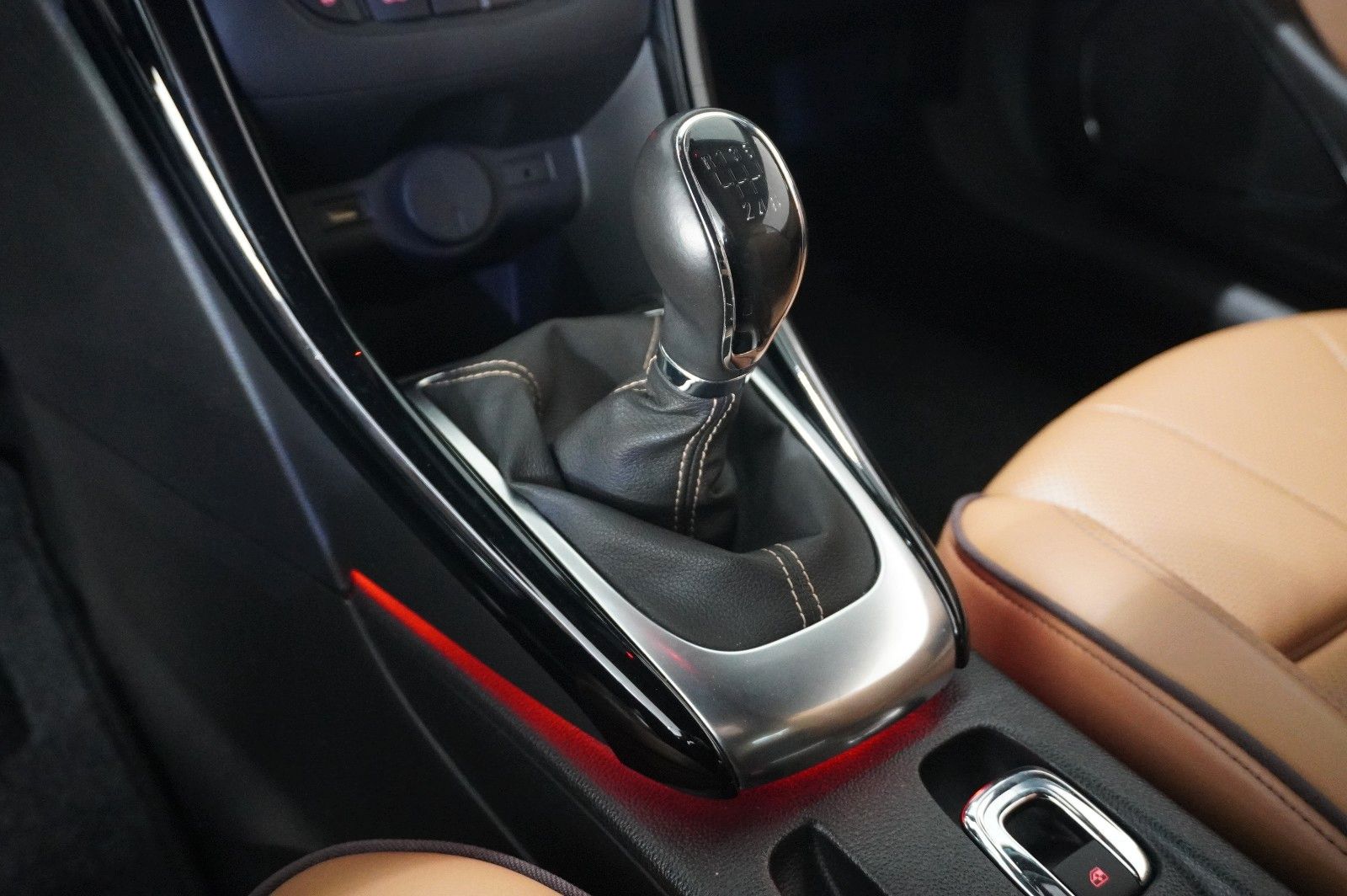 Fahrzeugabbildung Opel Cascada 2.0D ACTICE NAVI/LED/KAMERA/SPORT/SHZ