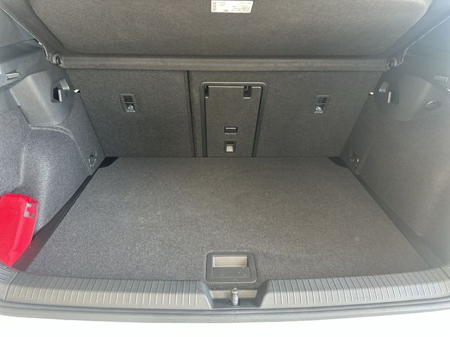 Volkswagen Golf VIII 1.5TSI R-Line HaKardon RKam Navi ACC