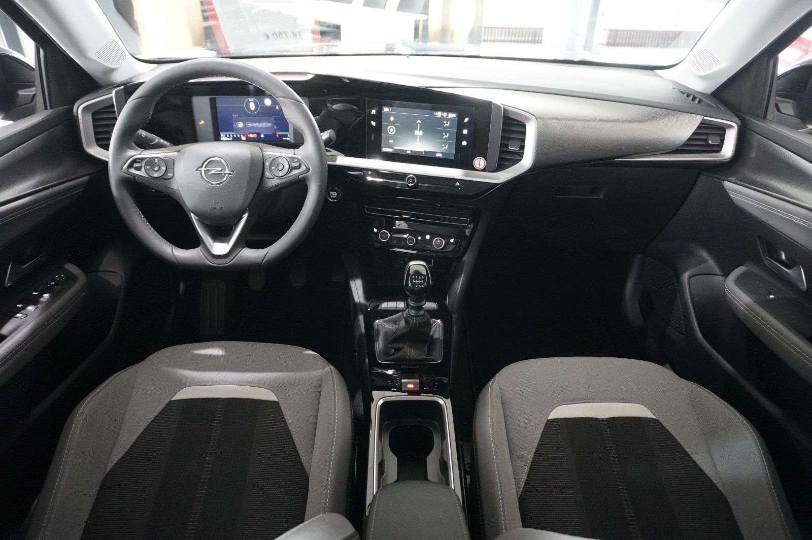 Fahrzeugabbildung Opel Mokka ELEGANCE 1.2T NAVI/LED/KAMERA/SPORT/SH/DAB