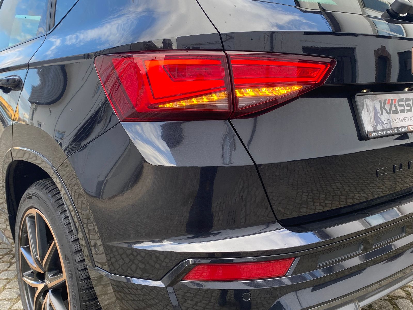 Fahrzeugabbildung CUPRA Ateca 2,0 TSI DSG VZ 4Drive *NAVI *AHZV *Winterp