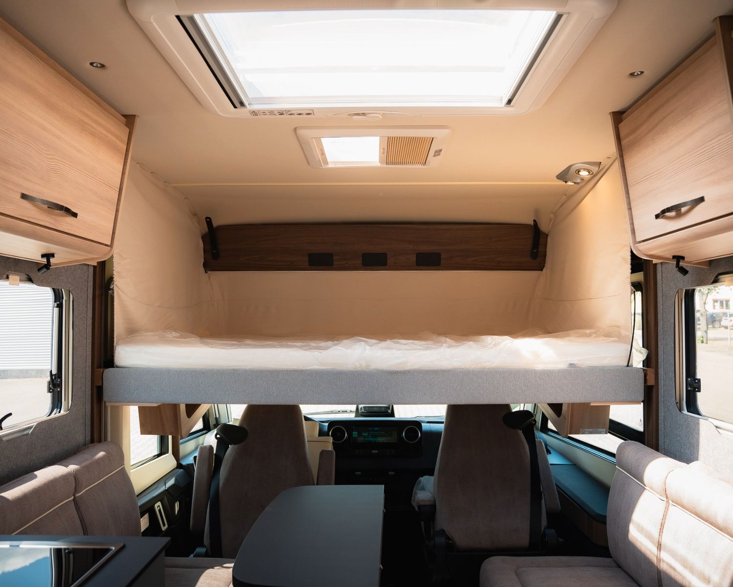 Fahrzeugabbildung Eura Mobil Integra Line 726 EF GT *DELTA / HUBSTÜTZEN*