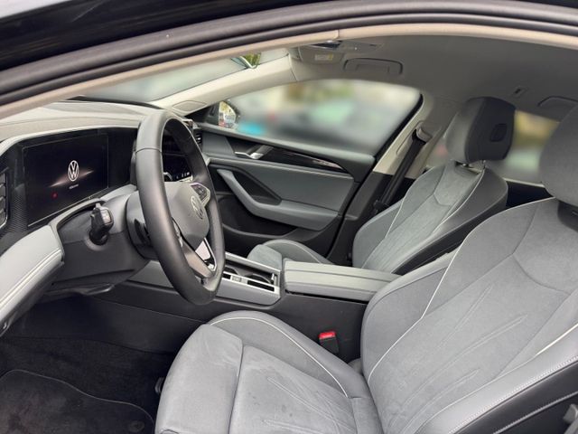 Passat Variant Business 1,5 l eTSI DSG LED Navi 