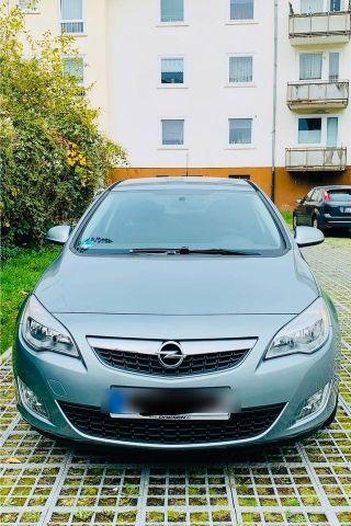 Opel Astra j Turbo 1.4 mit nue Tuv