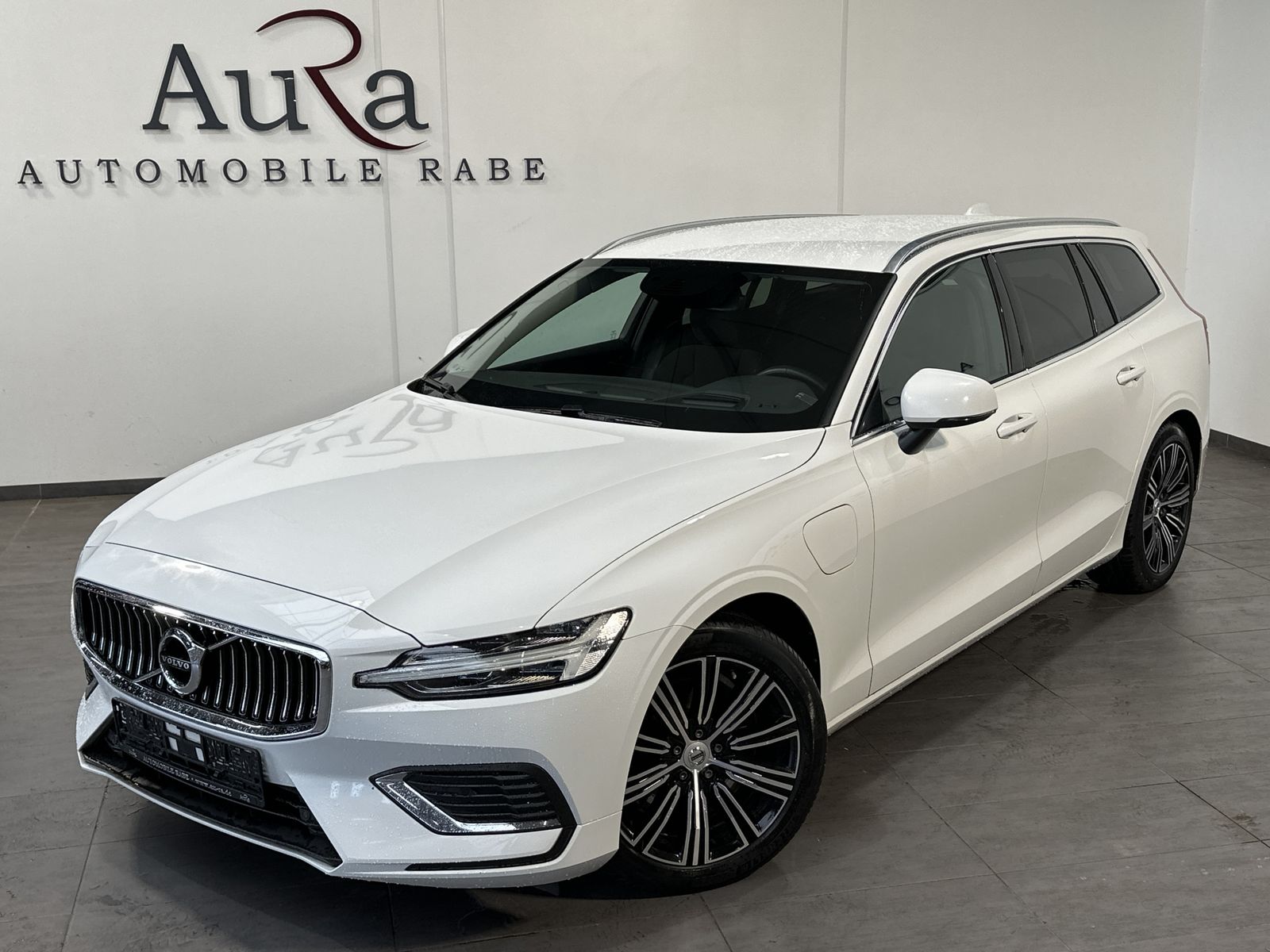 Fahrzeugabbildung Volvo V60 T6 Hybrid AWD INSCRIPTION NAV+LED+AHK+VC+HUD