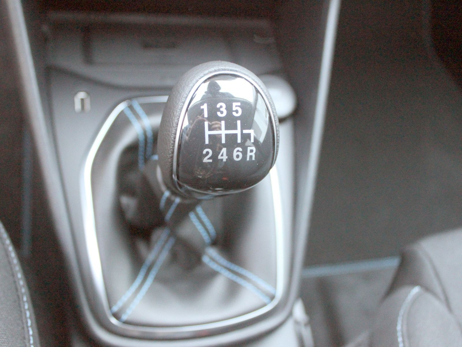 Fahrzeugabbildung Ford Fiesta Active 1,0 EcoBoost Hybrid