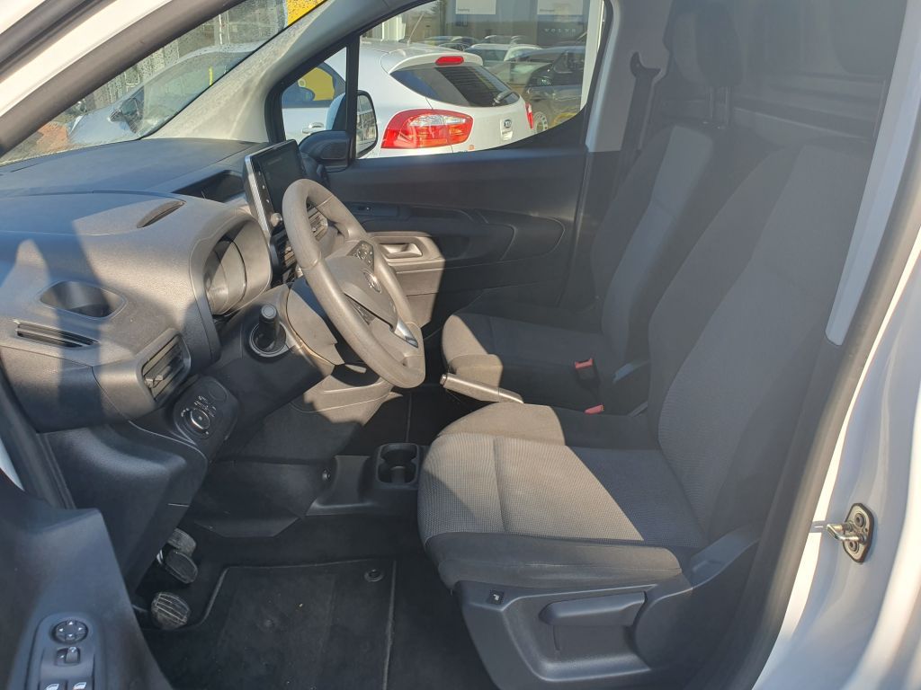 Fahrzeugabbildung Opel Combo Cargo 1.5 D Edition+Klima+Sitzheiz+PDC+