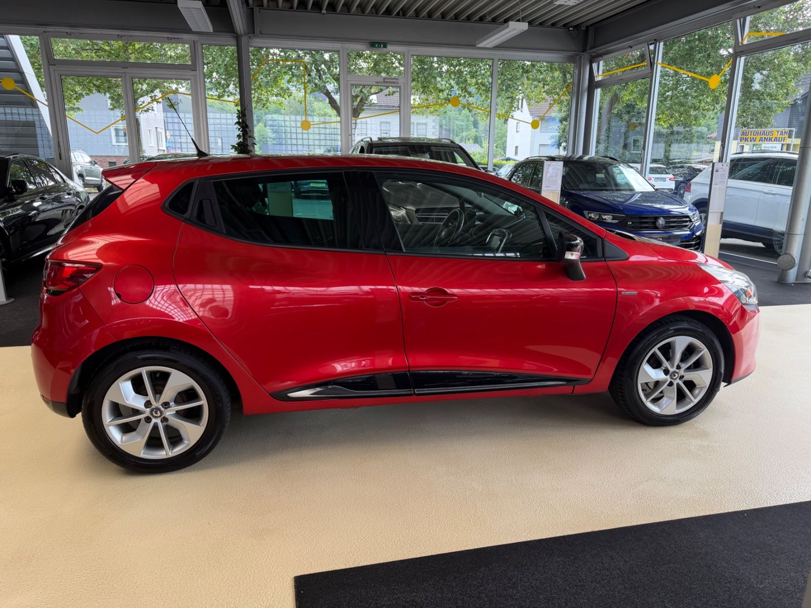 Fahrzeugabbildung Renault Clio IV Limited