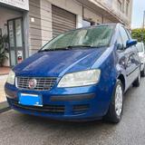 Fiat Idea 1.3 Multijet 16V 90 CV BlackLabel - blaue Fiat Idea
