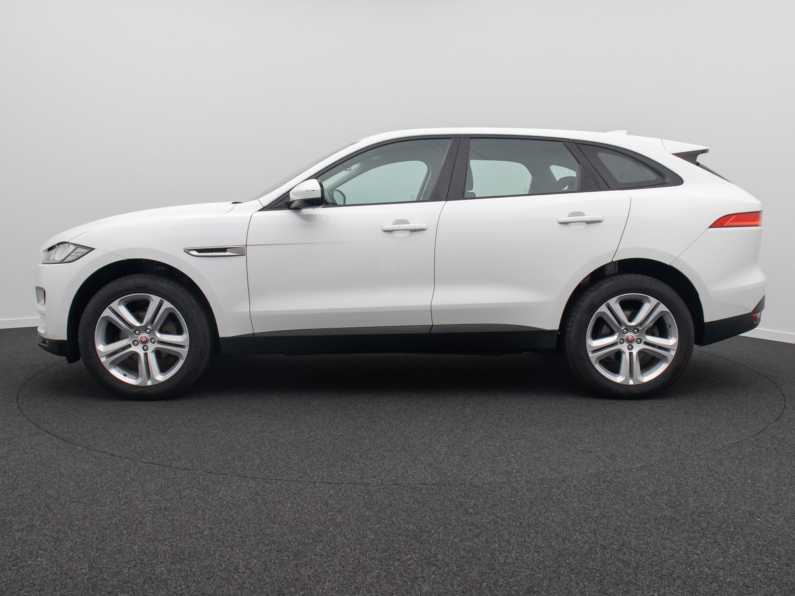 Fahrzeugabbildung Jaguar F-PACE Pure AWD Xenon Memory Kamera Tempomat 20"