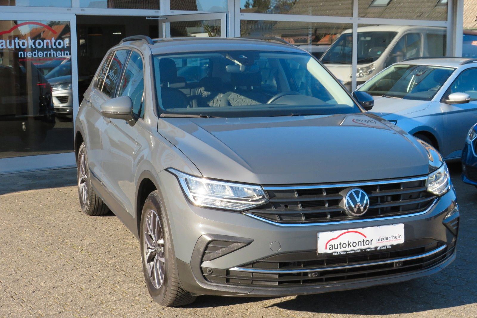 Fahrzeugabbildung Volkswagen Tiguan Life TDI DSG AHK NAVI KAMERA LED ACC GJ