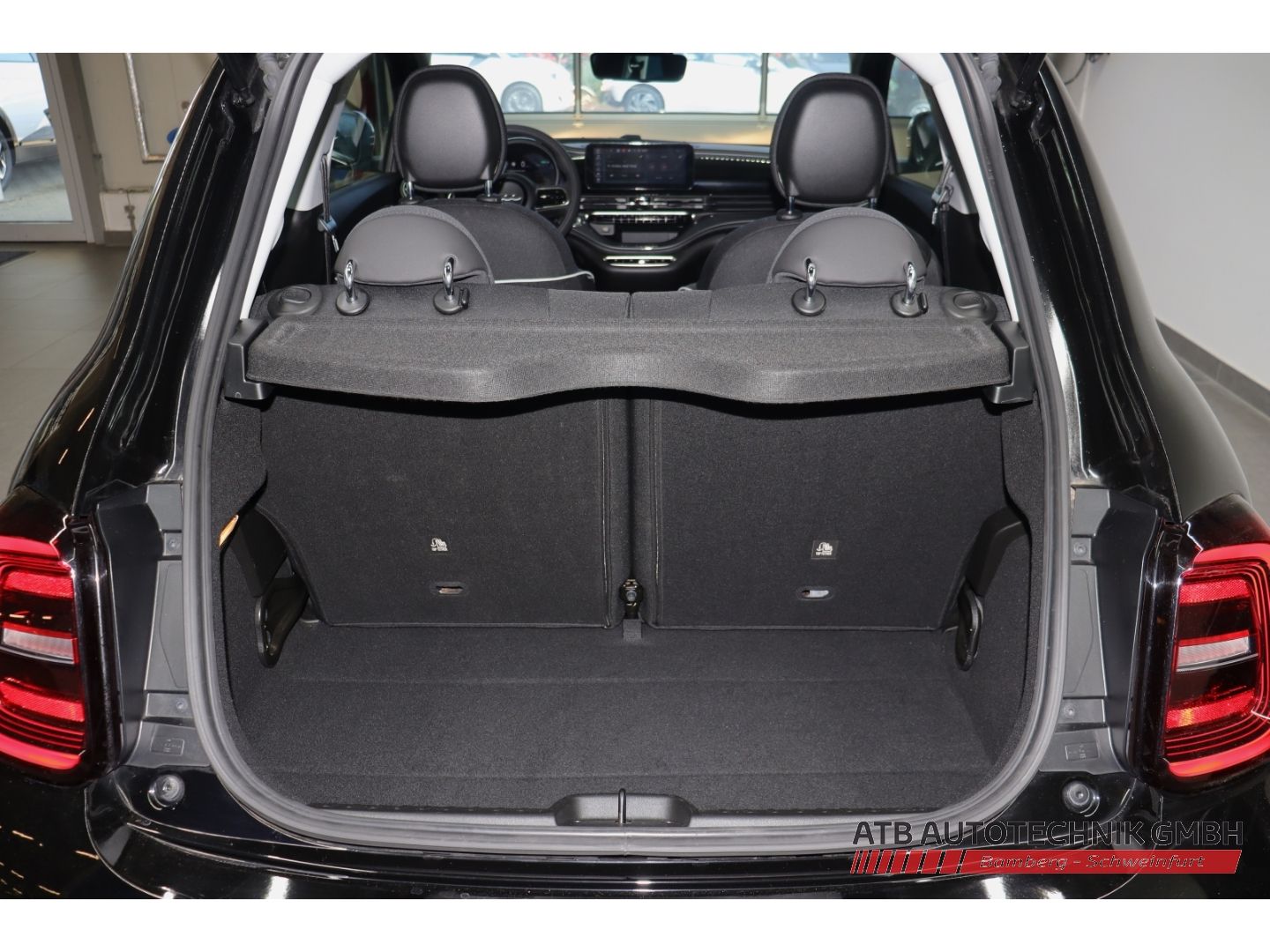 Fahrzeugabbildung Fiat 500e 42kWh Komfort- und Stylepaket SOH 95,0%