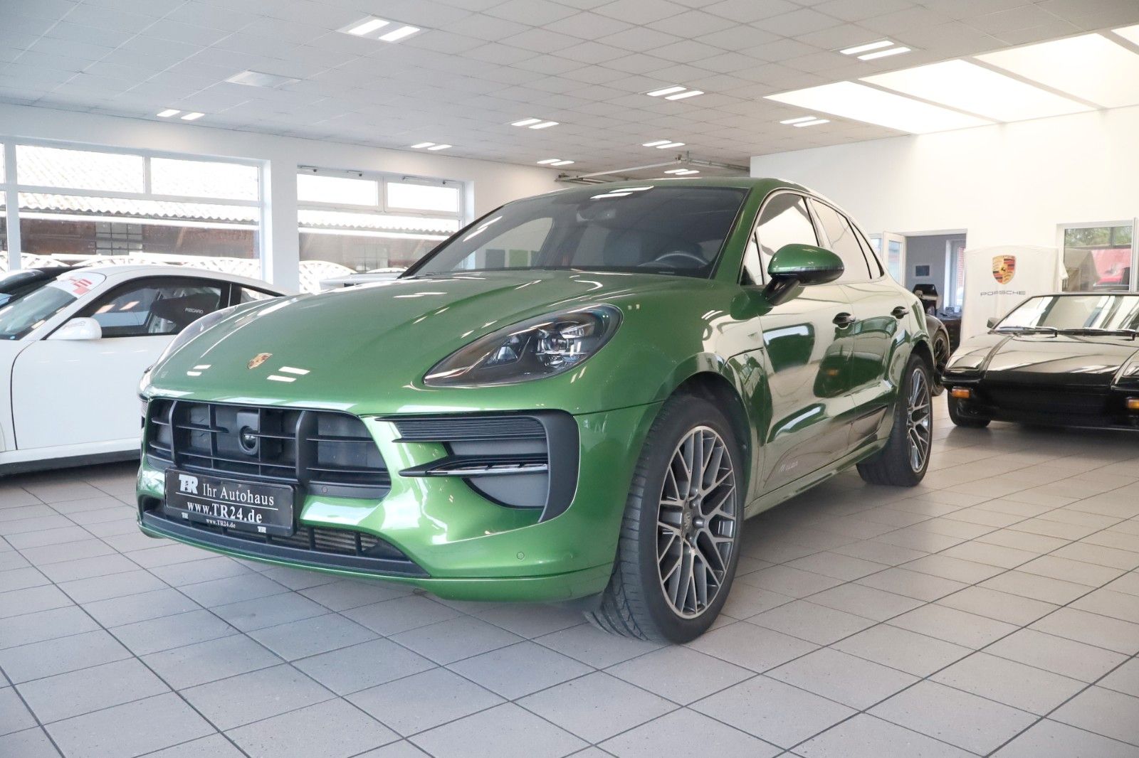 Fahrzeugabbildung Porsche Macan SportDesign/Panorama/Burmester/APPROVED