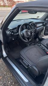 MINI Cooper Cabrio White Silver Metallic - MINI Cooper Cabrio mit Panoramadach