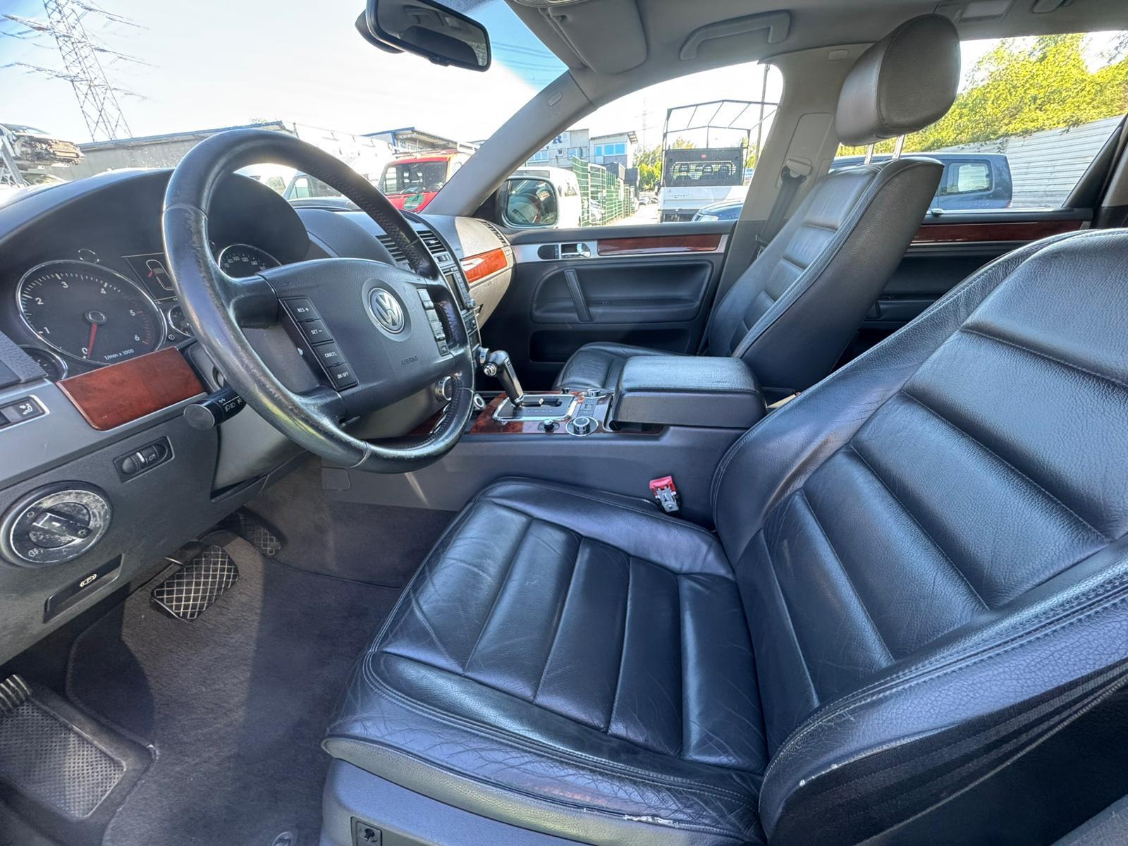 Volkswagen Touareg 2005 — photo 17