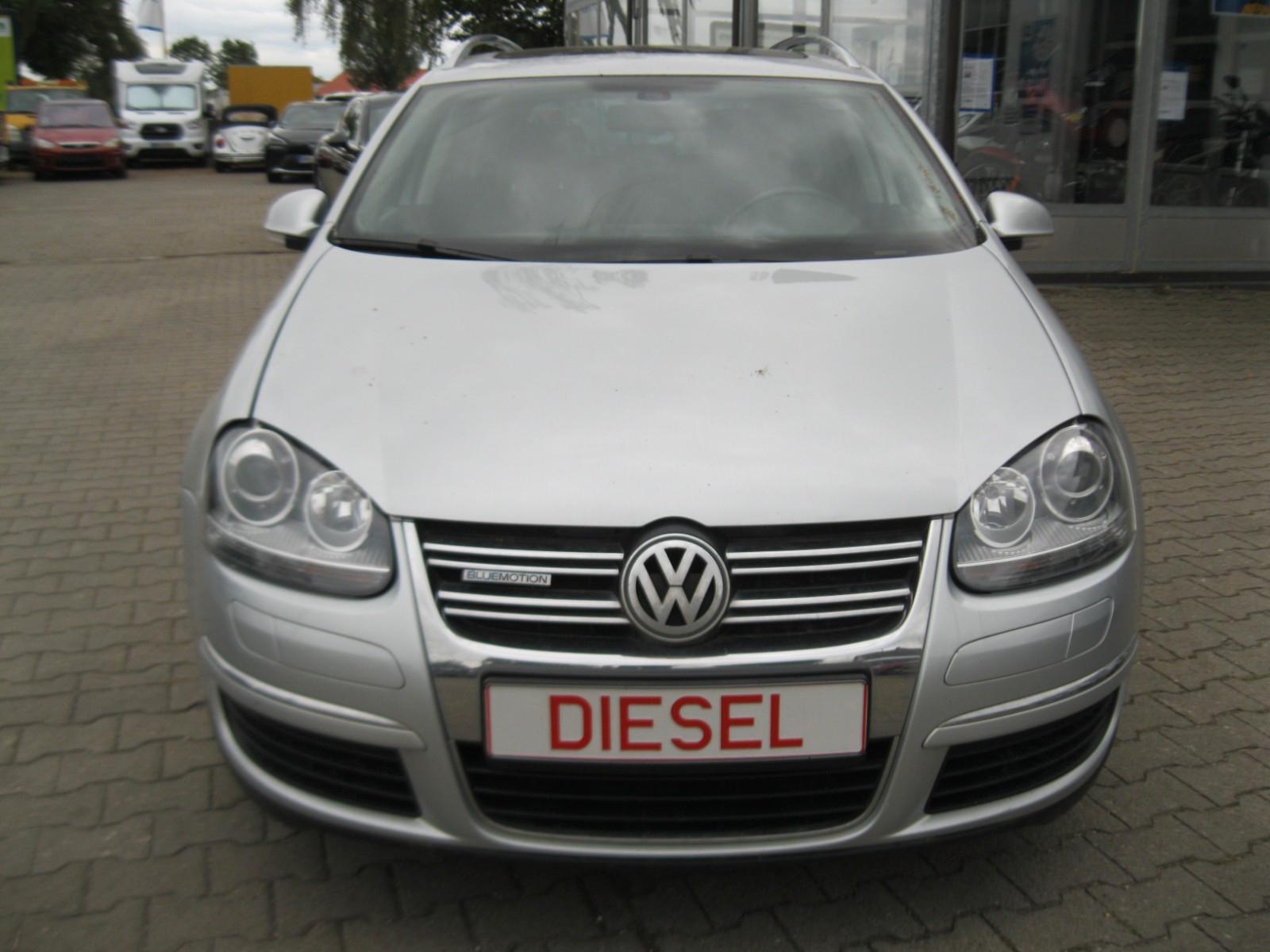 Volkswagen Golf 2009 — rear view