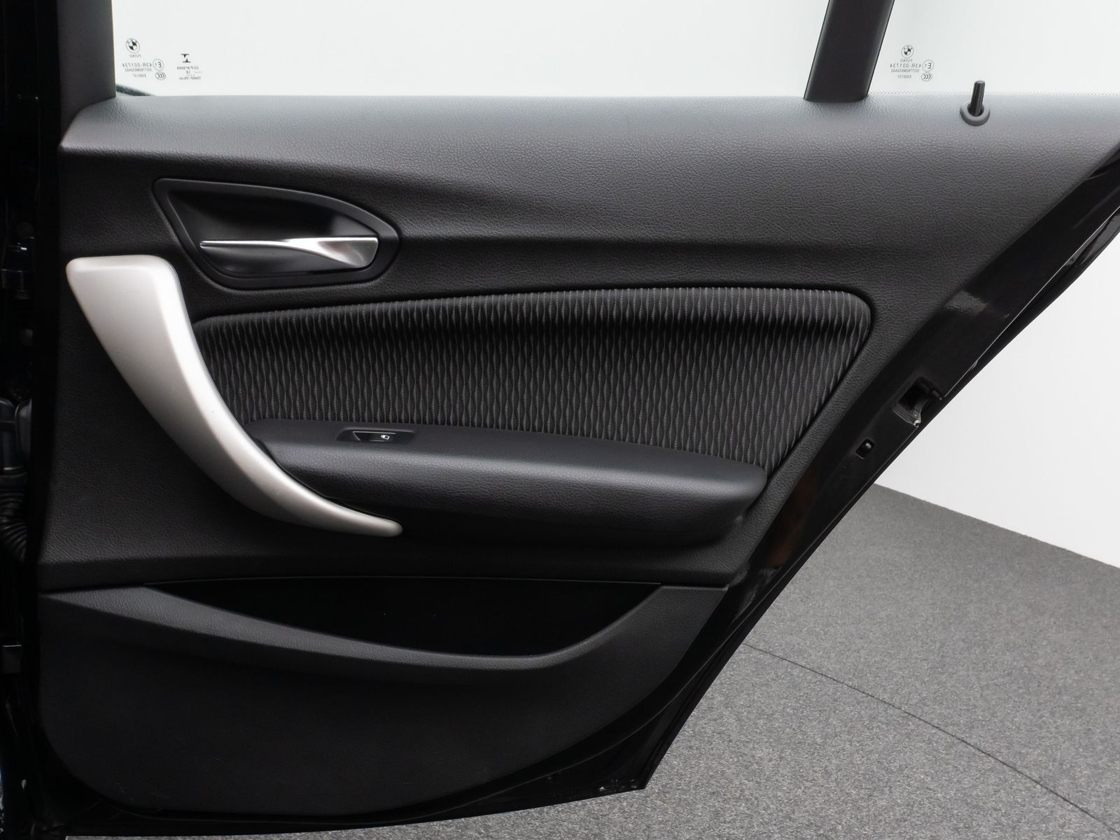 Fahrzeugabbildung BMW 118i  Sitzheizung PDChint Geschwindigkeitsreg