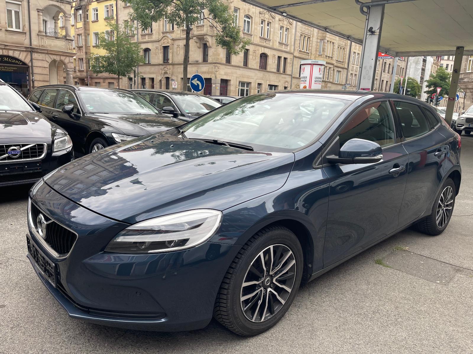 Volvo V40 T2 Momentum LED NAVI PDC