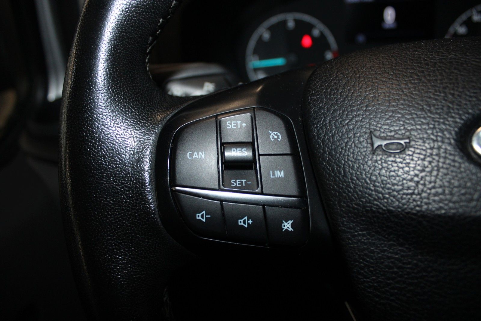 Fahrzeugabbildung Ford Transit Custom TREND KLIMA Dachträger AHK CAM