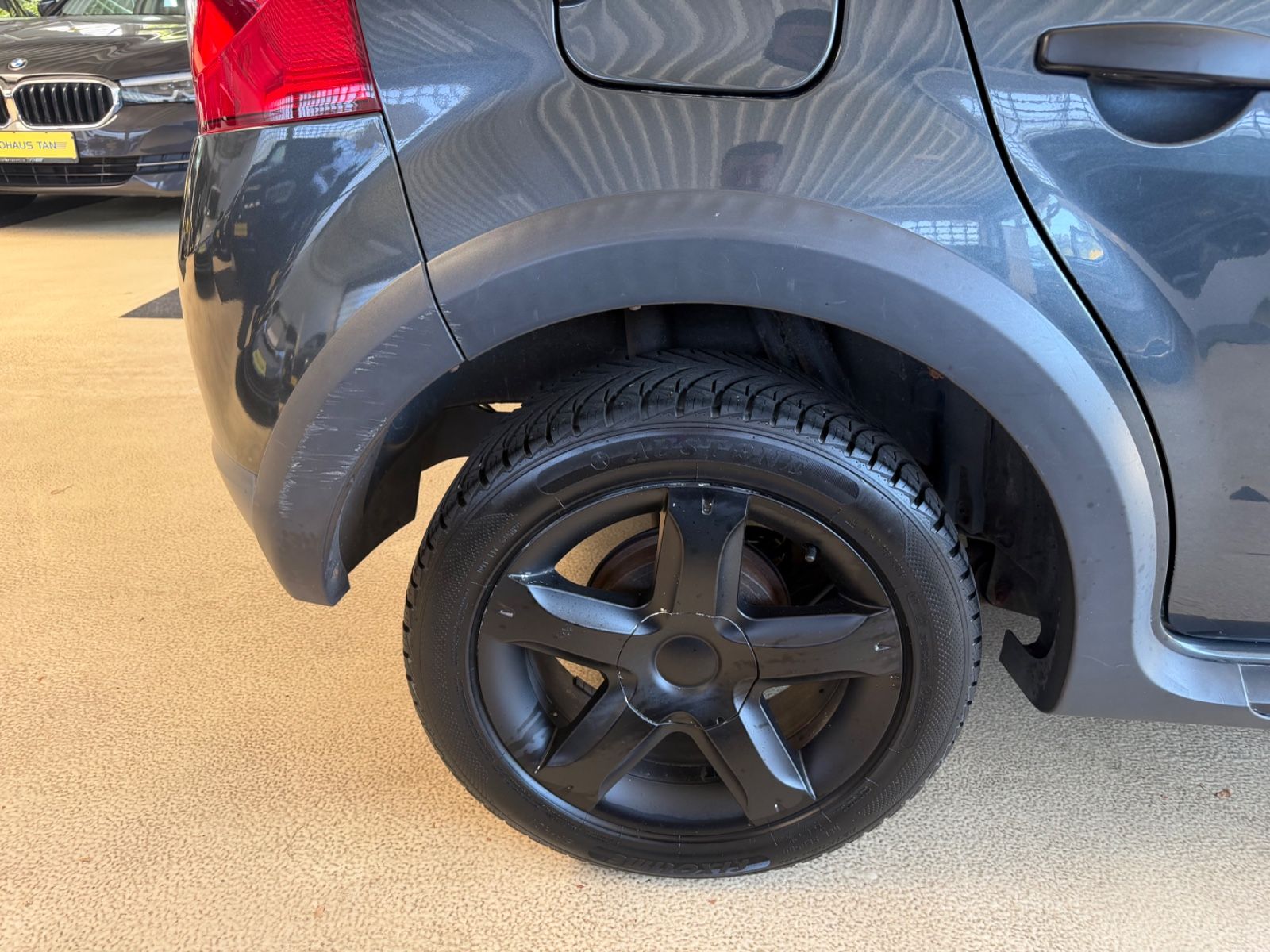 Fahrzeugabbildung Dacia Sandero Stepway