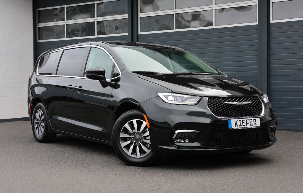 Image of Chrysler Pacifica