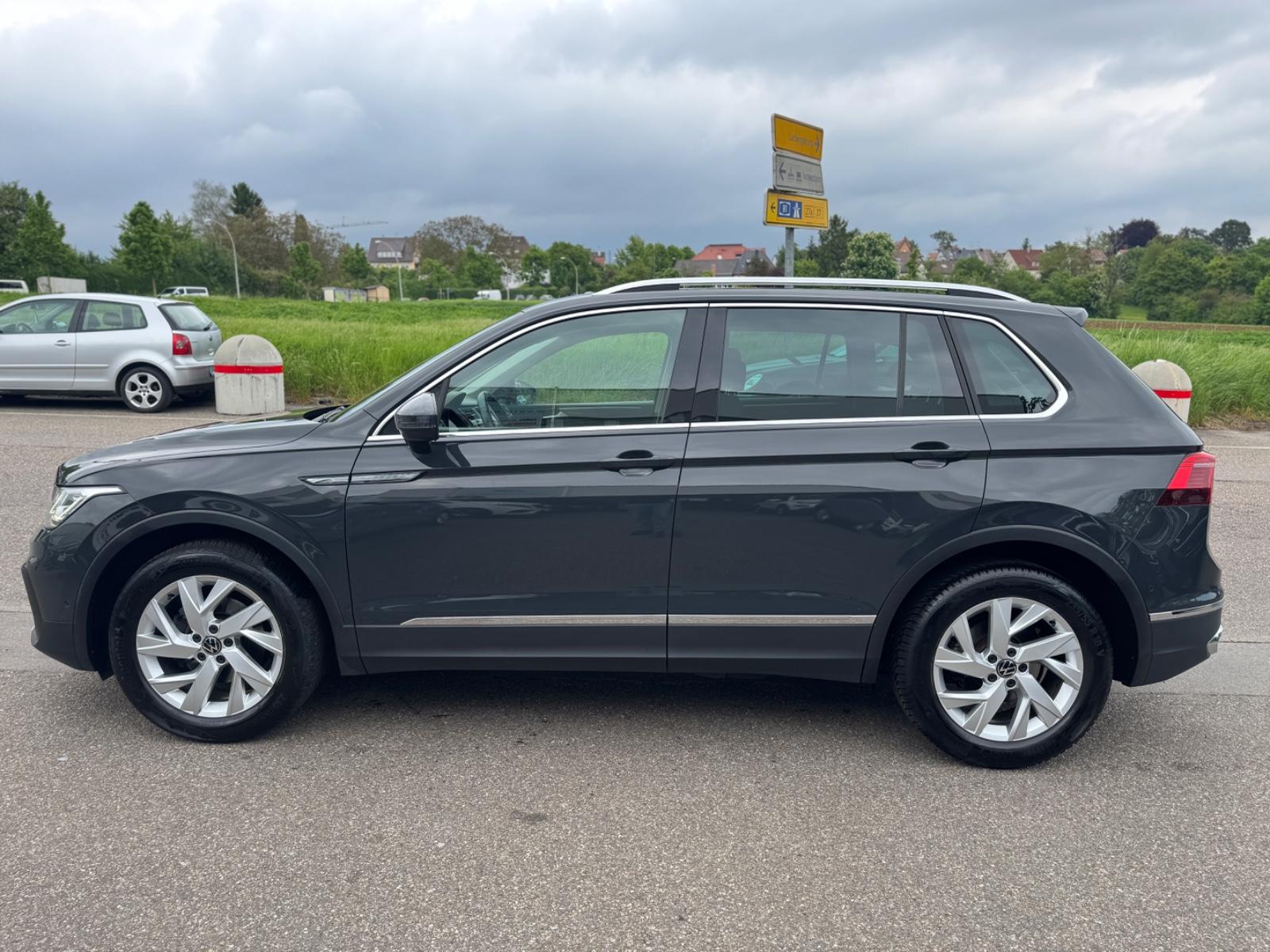 Volkswagen Tiguan 2.0 TDI Elegance Navi Matrix Pano ACC 1.H